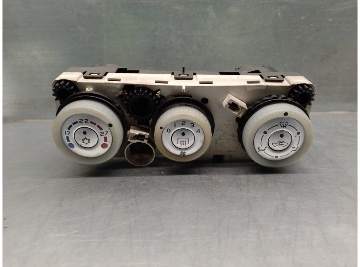 Recambio de mando calefaccion / aire acondicionado para mitsubishi colt berlina 3 (cz) 1.3 atlantis referencia OEM IAM MN164569 