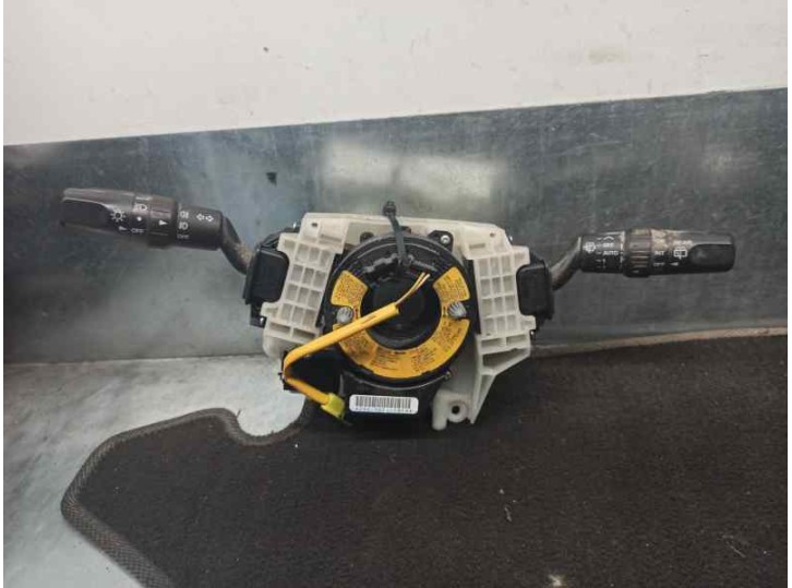 Recambio de mando luces para mazda 5 berl. (cr) 2.0 turbodiesel cat referencia OEM IAM CC6817E675 