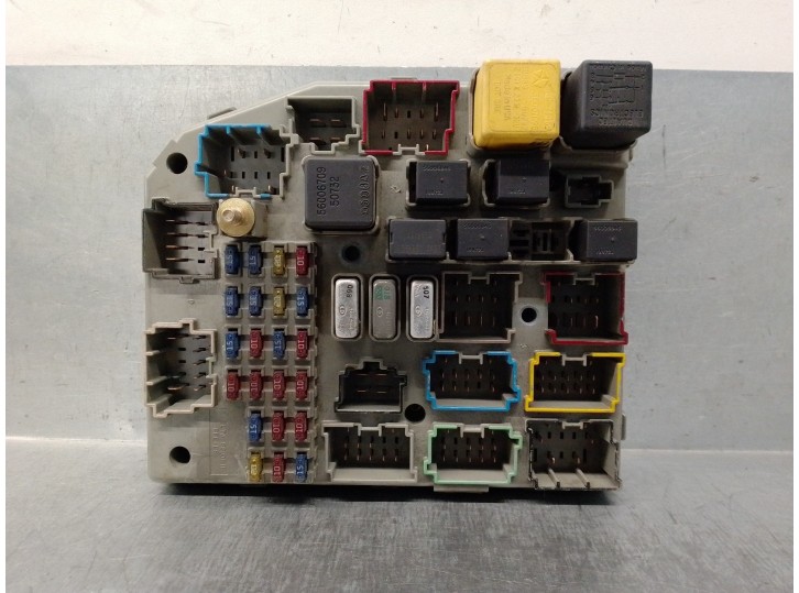 Recambio de caja reles / fusibles para chrysler jeep gr.cherokee (zj)/(z) 2.5 turbodiesel referencia OEM IAM 56042257D  