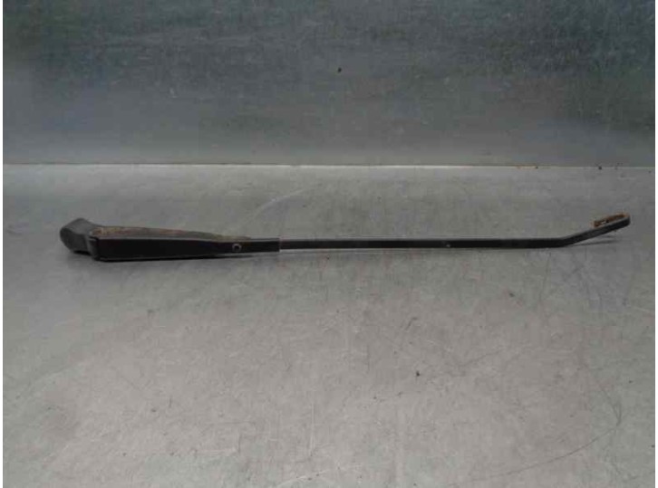 Recambio de brazo limpia trasero para ford fiesta berl./courier 1.1 cat referencia OEM IAM 89FG17526C4A  