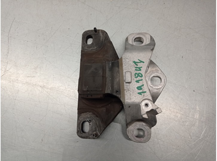 Recambio de soporte motor izquierdo para mazda 3 sedán (bp) referencia OEM IAM 4876702 