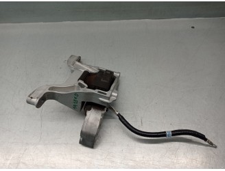 Recambio de soporte motor derecho para mazda 3 sedán (bp) referencia OEM IAM 4876703  
