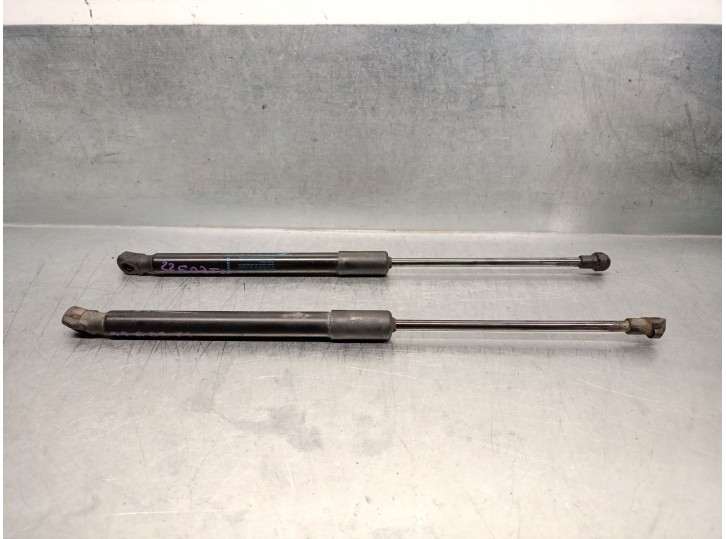 Replacement boot / tailgate struts for Renault Kadjar (HA_, HL_) 1.3 TCe 140 OEM IAM reference 904514584R 904514584R