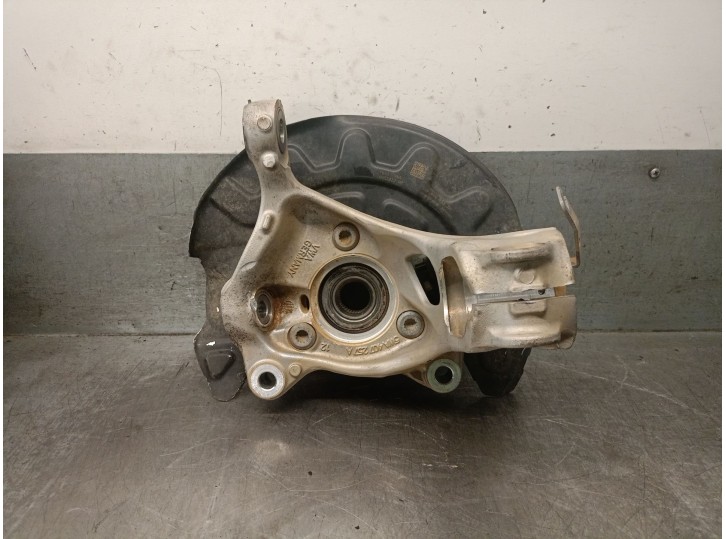 Replacement front left steering knuckle for Cupra Formentor (KM7, KMP) 1.5 TSI OEM IAM reference 5WA407257A 5WA407253A 