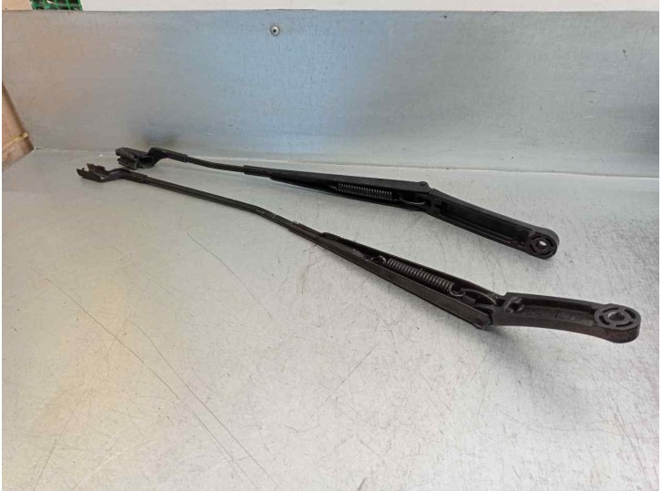 Recambio de brazo limpia delantero derecho para volkswagen cc (358) tdi referencia OEM IAM 3C8953409B 3C8955410B 