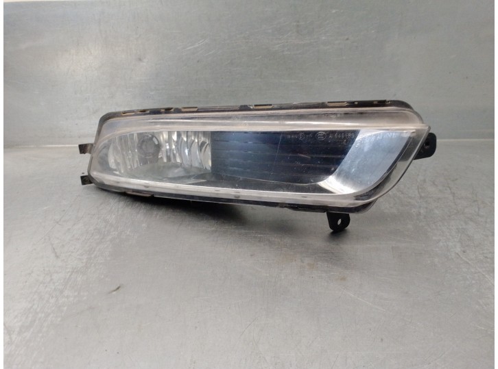 Replacement right fog light for Volkswagen CC (358) TDI OEM IAM reference 3C8941700 4 DOORS