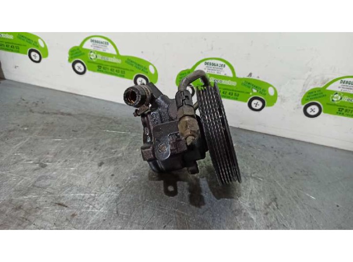 Replacement power steering pump for Ford Escort Saloon 1.6 OEM IAM reference 4176205 
