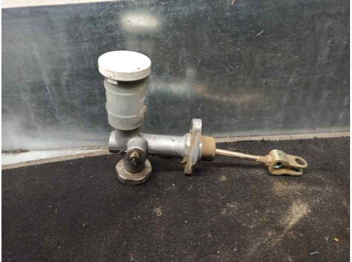 Recambio de bomba embrague para mitsubishi l 200 (k6/7) 2.5 td cat referencia OEM IAM MR491998 