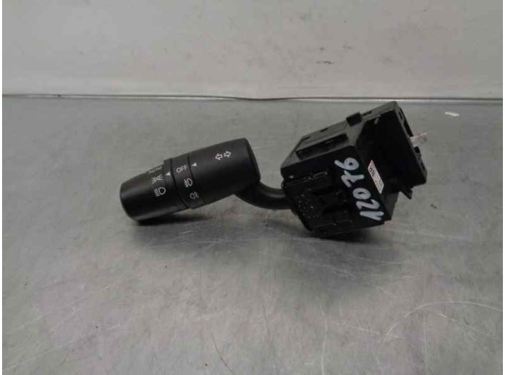 Recambio de mando luces para mazda 3 lim. () 2.0 cat referencia OEM IAM 17J686 