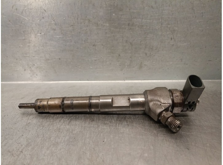 Replacement injector for Volkswagen Crafter 2.0 TDI OEM IAM reference 03L130277Q 0445110647 BOSCH