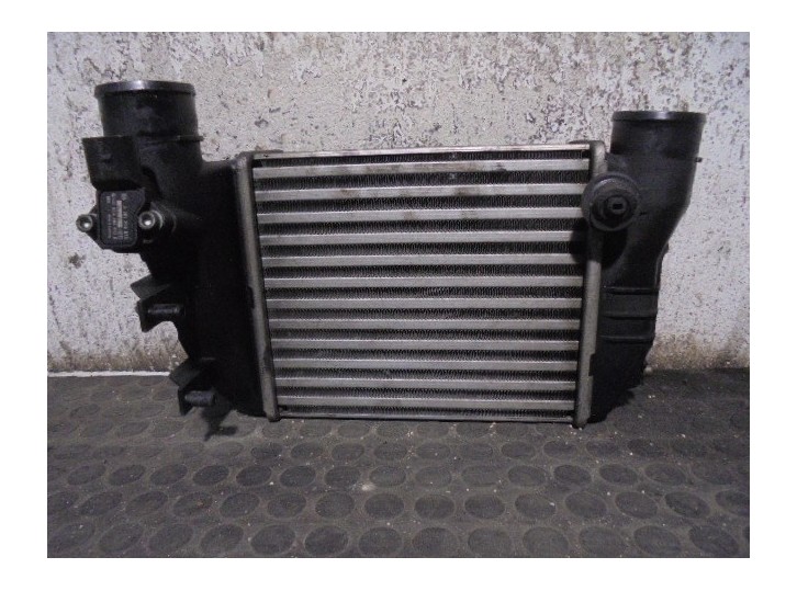 Recambio de intercooler para audi a4 avant (8e5) 1.8 20v referencia OEM IAM 8E0145805L JDEUS