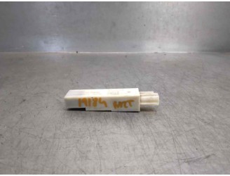 Recambio de antena para mazda 3 sedán (bp) referencia OEM IAM KD47676NXA 