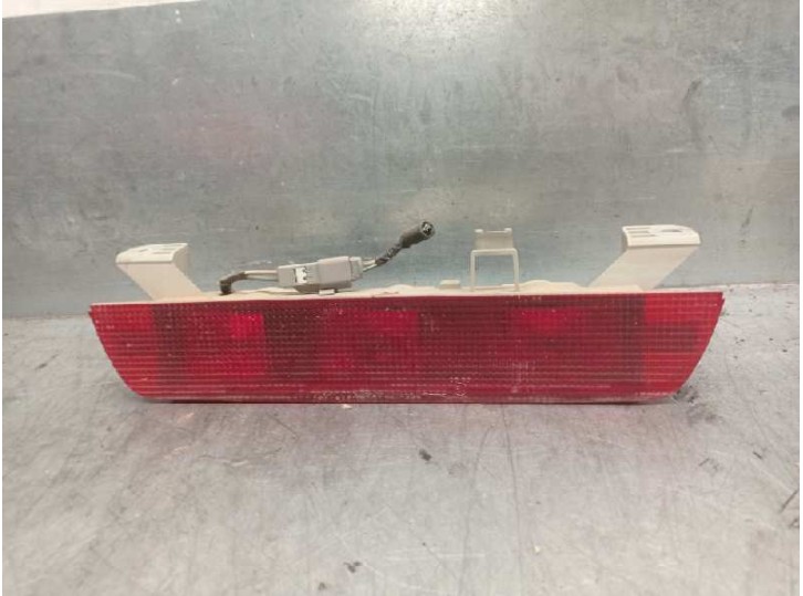 Recambio de luz central de freno para toyota land cruiser (j9) 3.0 turbodiesel referencia OEM IAM 8157060050  