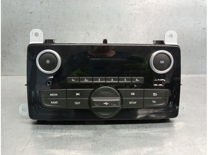 Recambio de sistema audio / radio cd para renault clio iv (bh_) 0.9 tce 90 lpg referencia OEM IAM 281151249R 64KAJ460002 