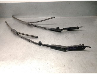 Recambio de brazo limpia delantero derecho para volvo xc40 (536) recharge referencia OEM IAM 31457316 31457316 VOLVO