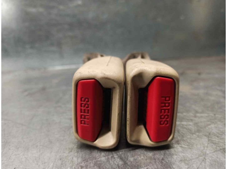 Recambio de enganche cinturon para lexus is 200 (ds2/is2) d-cat referencia OEM IAM 070315CA  