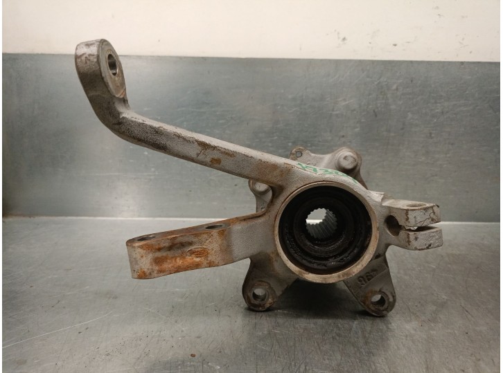 Recambio de mangueta delantera derecha para ford fiesta berl./express referencia OEM IAM 77FB1104AA 