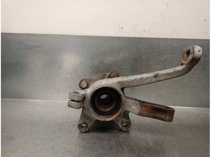 Recambio de mangueta delantera izquierda para ford fiesta berl./express referencia OEM IAM 77FB1104AA 