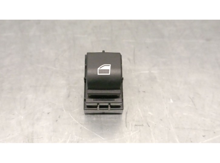 Recambio de mando elevalunas trasero izquierdo para bmw 1 (f20) 116 d referencia OEM IAM 9208106 