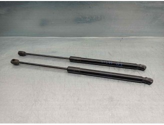 Replacement boot / tailgate shock absorbers for Volkswagen Golf V Plus (1KP) 1.9 OEM IAM reference 5M0827550A 