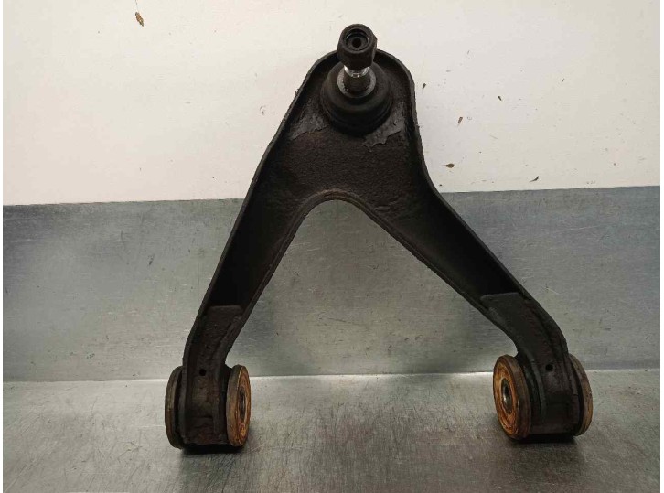 Recambio de brazo suspension superior delantero izquierdo para iveco daily caja cerrada (2006 =>) 2.3 diesel cat referencia OEM 