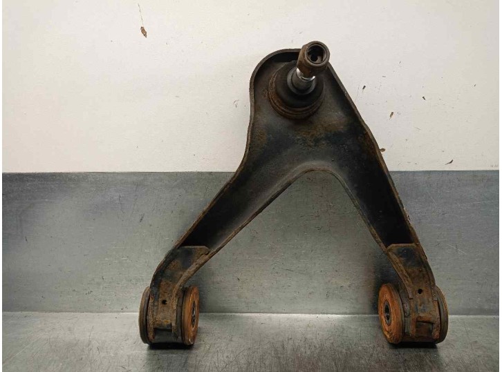 Recambio de brazo suspension superior delantero derecho para iveco daily caja cerrada (2006 =>) 2.3 diesel cat referencia OEM IA