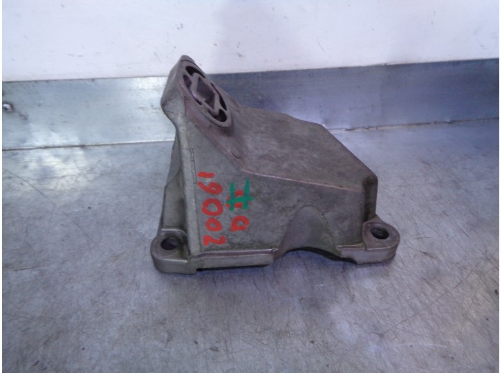 Recambio de soporte motor izquierdo para audi a6 berlina (c4) 2.6 v6 cat (abc) referencia OEM IAM 4A0199307K 