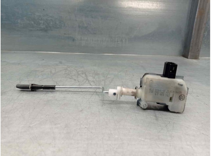 Recambio de motor tapa deposito combustible para volkswagen golf v plus (1kp) 1.9 referencia OEM IAM 5M0810773 