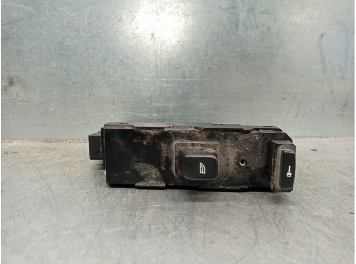Recambio de mando elevalunas delantero derecho para volvo xc70 2.4 diesel cat referencia OEM IAM 30737519 