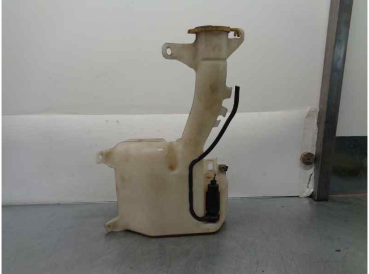 Replacement washer fluid reservoir for Chrysler Sebring sedan 2.0 CRD cat OEM IAM reference 05116309AC 