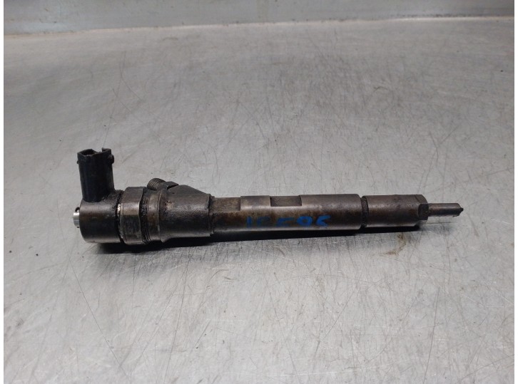 Recambio de inyector para chrysler voyager (rg) 2.5 crd cat referencia OEM IAM 0445110059 0445110059 BOSCH