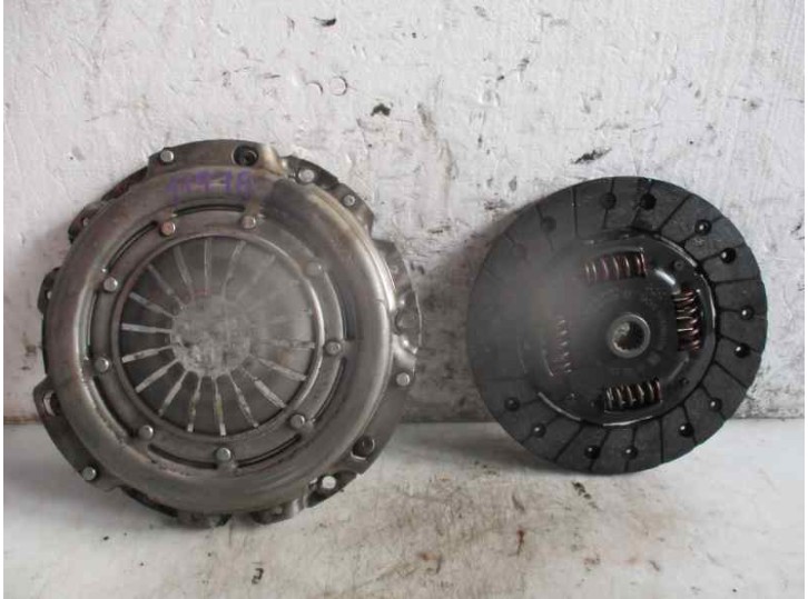 Replacement clutch kit for Opel Corsa D 1.4 16V CAT (A 14 XER / LDD) OEM IAM reference 55594657 55565534 