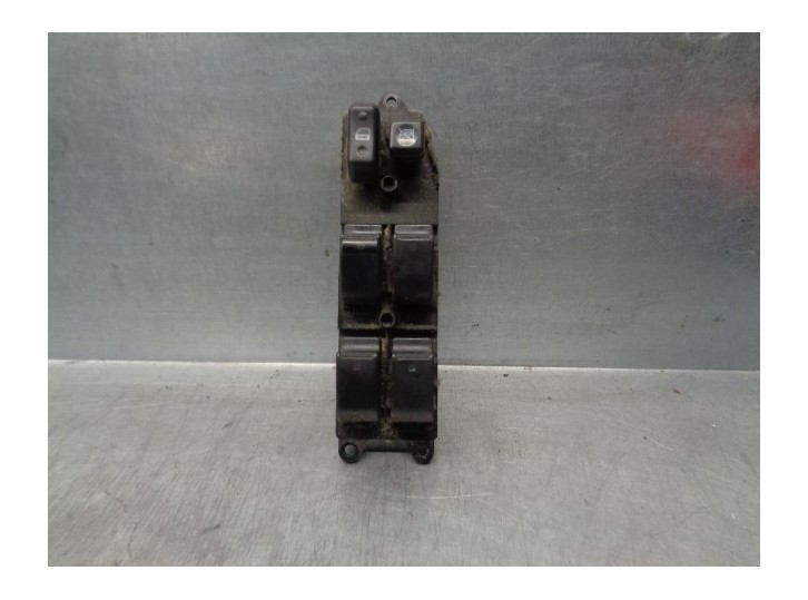 Replacement front left window lift switch for Toyota Corolla (E12) 2.0 D-CAT OEM IAM reference 8480202251 54035084 