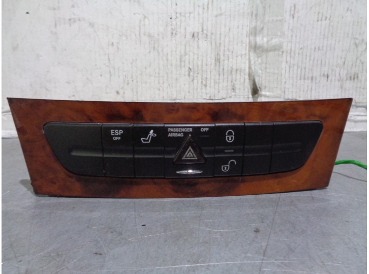 Recambio de botones salpicadero para mercedes-benz clase e (w211) berlina 2.6 cat referencia OEM IAM A2116800552 