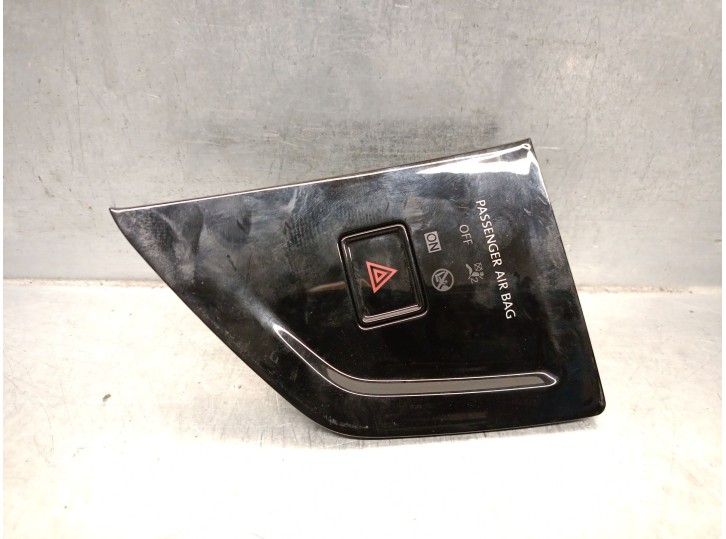Replacement hazard warning switch for Volkswagen Taigo (CS1) 1.0 TSI OEM IAM reference 2G1919225 2G0953509 