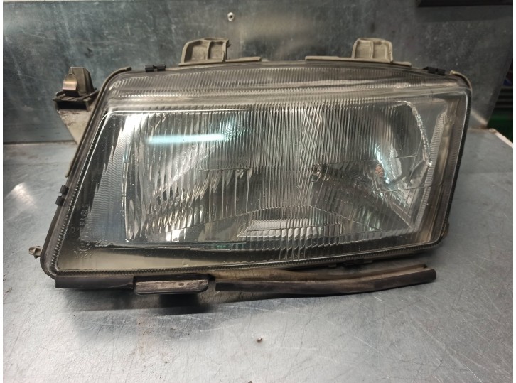 Recambio de faro izquierdo para saab 900 berlina 2.0 cat referencia OEM IAM 4469193  5 PUERTAS