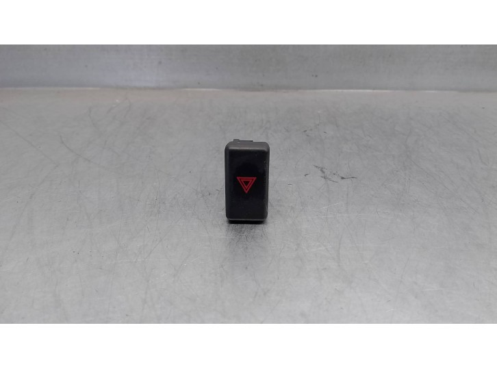 Recambio de warning para mazda 3 berlina (bk) 1.6 cd diesel cat referencia OEM IAM BP4K664H0 