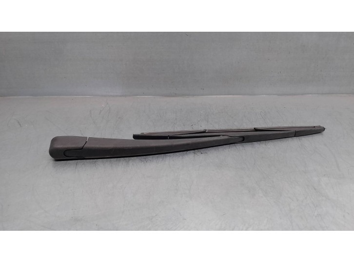 Rear wiper arm replacement part for Mazda 3 Saloon (BK) 1.6 CD Diesel Cat OEM IAM reference BP4K67421 