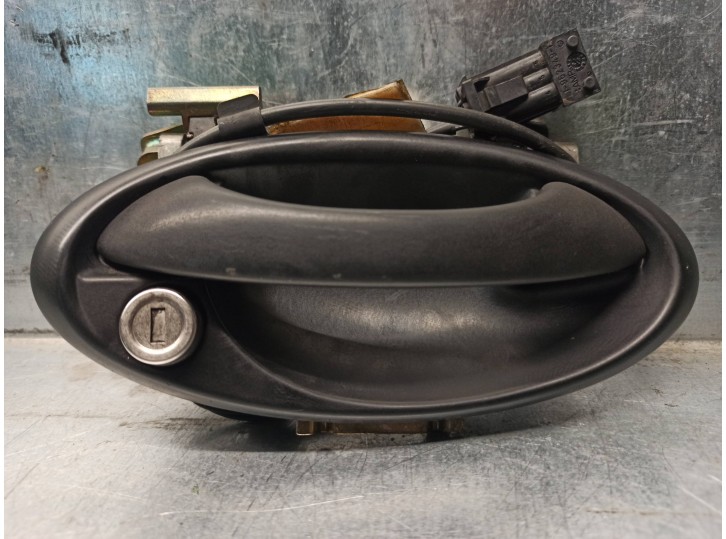 Recambio de maneta exterior delantera derecha para saab 900 berlina 2.0 cat referencia OEM IAM 5 PUERTAS