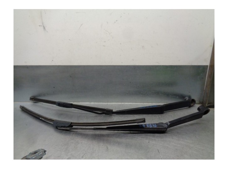 Replacement front right wiper arm for Subaru Forester (SH_) 2.0 D AWD (SHH) OEM IAM reference 86532SC060 86532SC110 
