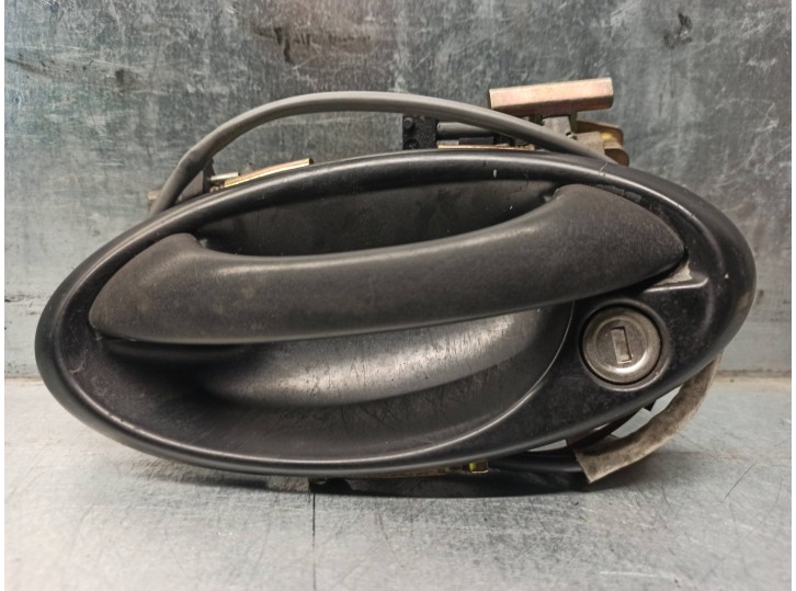 Recambio de maneta exterior delantera izquierda para saab 900 berlina 2.0 cat referencia OEM IAM 5 PUERTAS