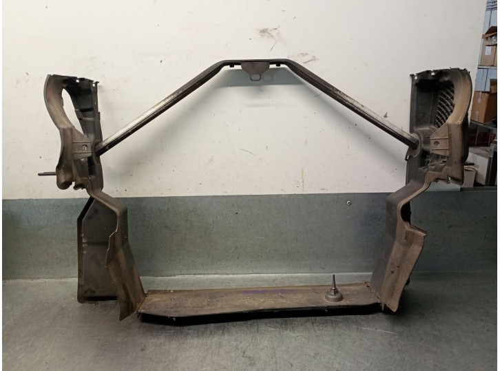 Recambio de calandra delantera de radiador para bmw serie 5 touring (e61) 2.5 cat referencia OEM IAM 51717050604 51717050604 