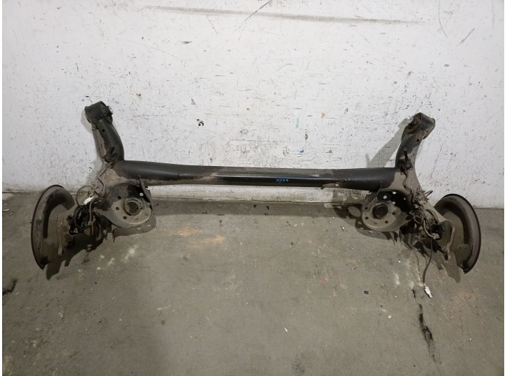 Recambio de puente trasero para toyota yaris (_p13_) 1.5 hybrid (nhp130_) referencia OEM IAM 421100D520 421100D520 