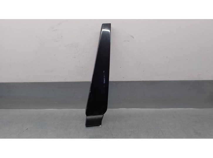 Recambio de molduras delanteras para seat exeo st (3r5)(2009>) sport referencia OEM IAM 8E0853289D  