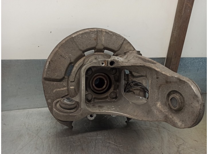 Replacement rear right steering knuckle for BMW X5 (E70) 3.0 turbodiesel CAT OEM IAM reference 33326879102 