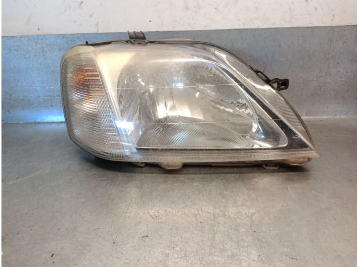 Replacement right headlight for Dacia Logan 1.6 cat OEM IAM reference 89029770 6001546789 