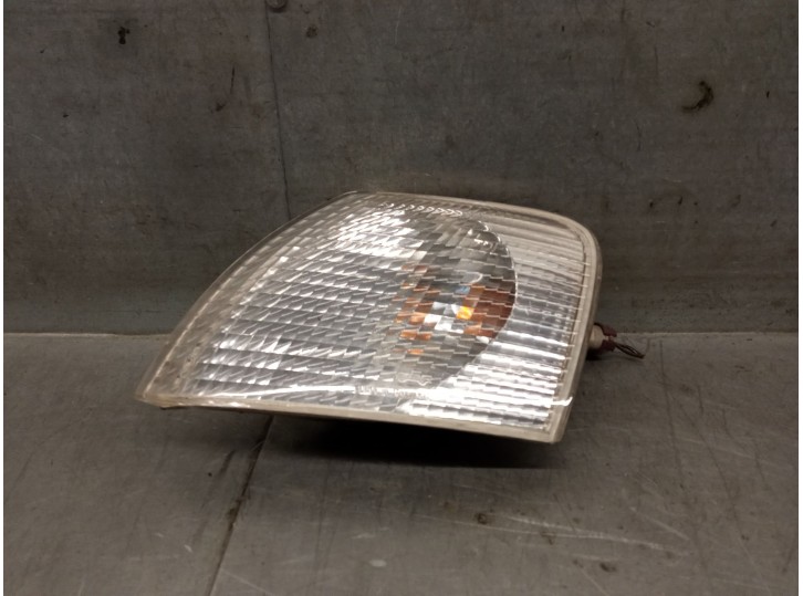 Replacement front left light for Volkswagen Passat Saloon (3B2) 1.9 TDI OEM IAM reference 3B0953049 3B0953041 