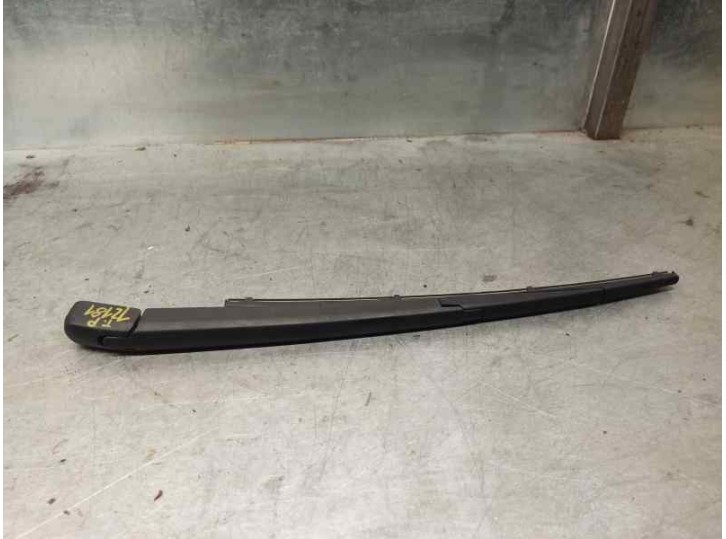 Recambio de brazo limpia trasero para toyota avensis berlina (t25) 2.0 16v cat referencia OEM IAM 8524120170 