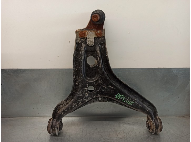 Replacement front right lower suspension arm for Audi 80 (811/813) 1.8 OEM IAM reference 895407158 