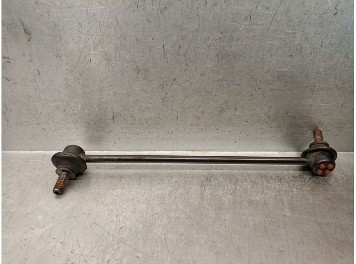 Recambio de bieleta estabilizadora delantera izquierda para mazda cx-5 2.2 turbodiesel cat referencia OEM IAM KD3534170 KD353417